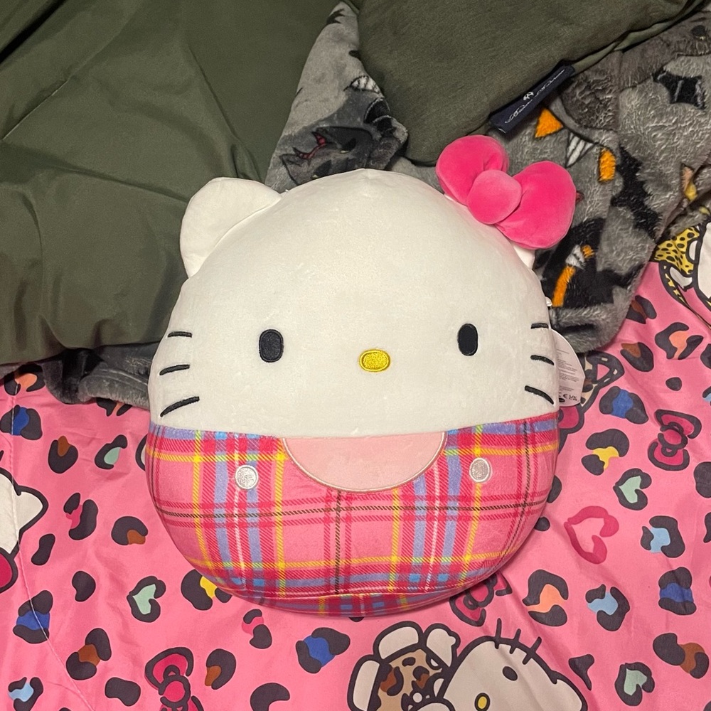 Hello kitty, squish mellow